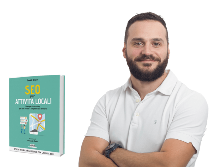 Daniele Solinas, CEO e co-fondatore di Uppercut, con il suo libro SEO per attività locali